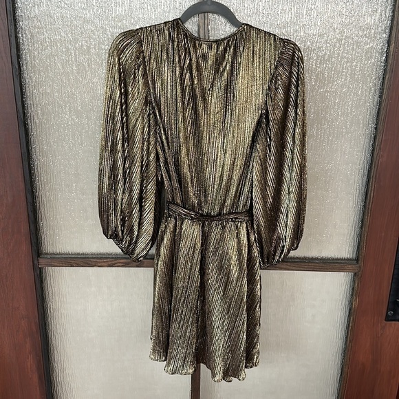 BARDOT
BELLISSA PLEAT DRESS size Small - Picture 8 of 9